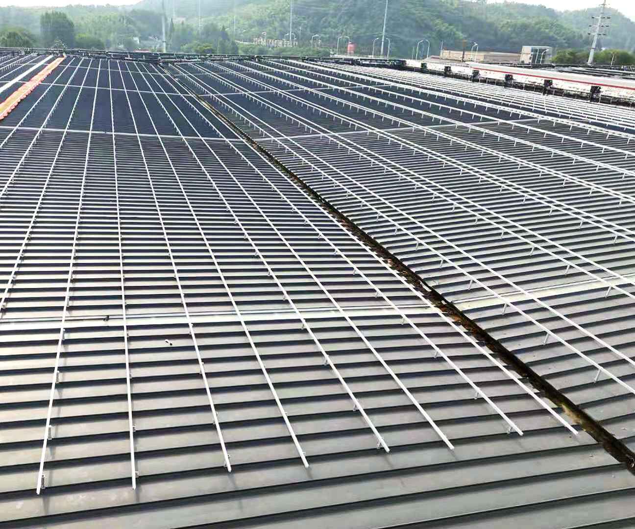 Солнечная конструкция с оловянной крышей 7,9 МВт